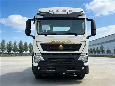 Truk Traktor HOWO TX 6×4