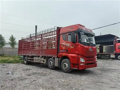 Jiefang JH6, 9,6 meter, 4 rintangan tinggi di depan dan 4 belakang